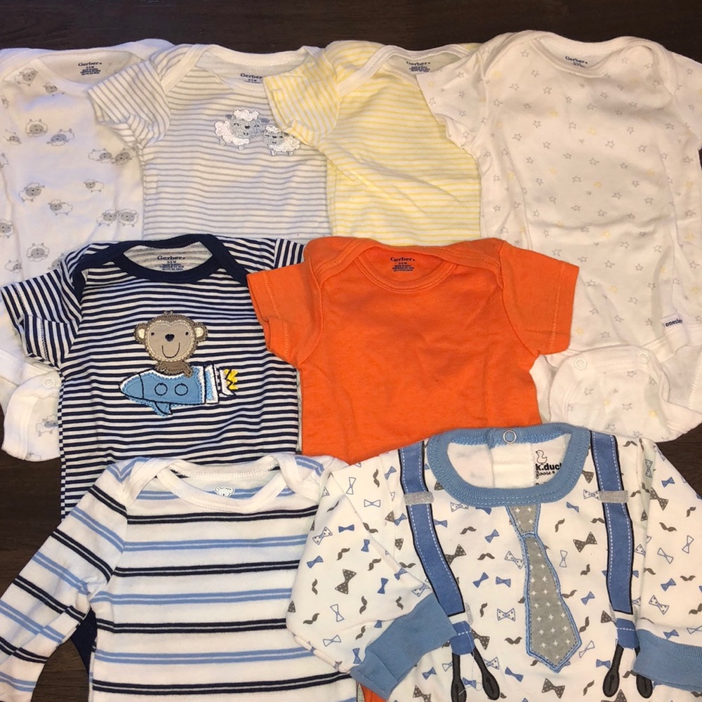 Gerber baby 0-3 onesies bundle